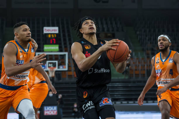 双前锋中与 双前锋中与