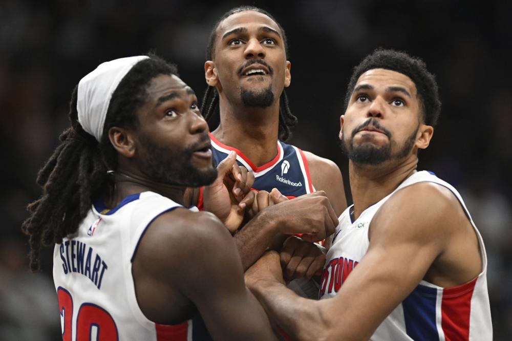 中表现得游 中表现得游