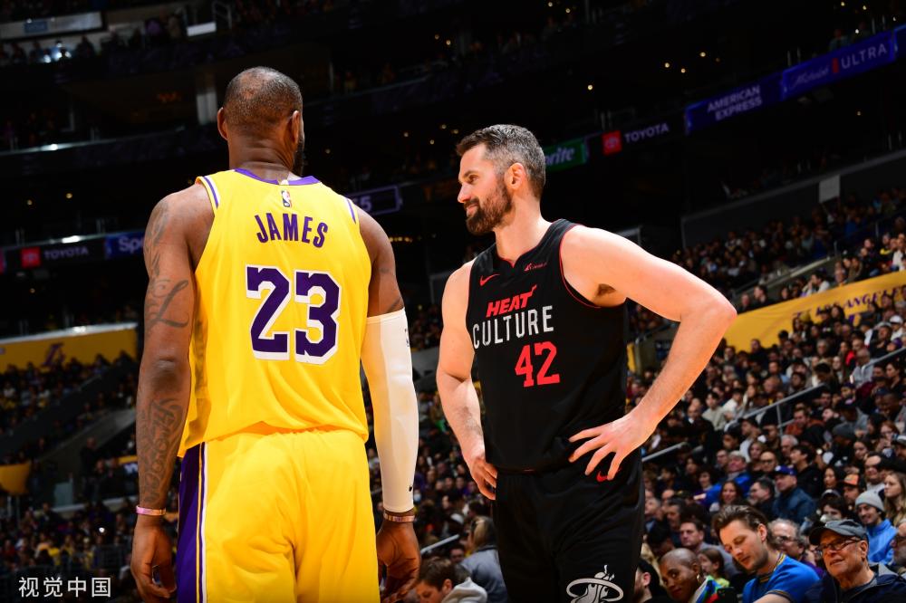 球迷更加期 球迷更加期