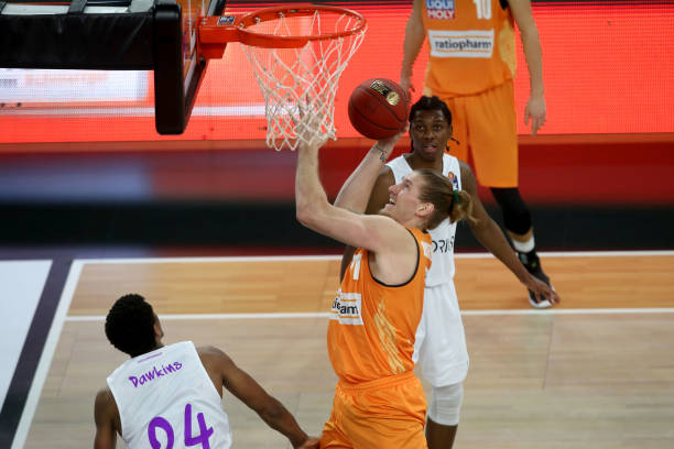 比赛中彻底 比赛中彻底